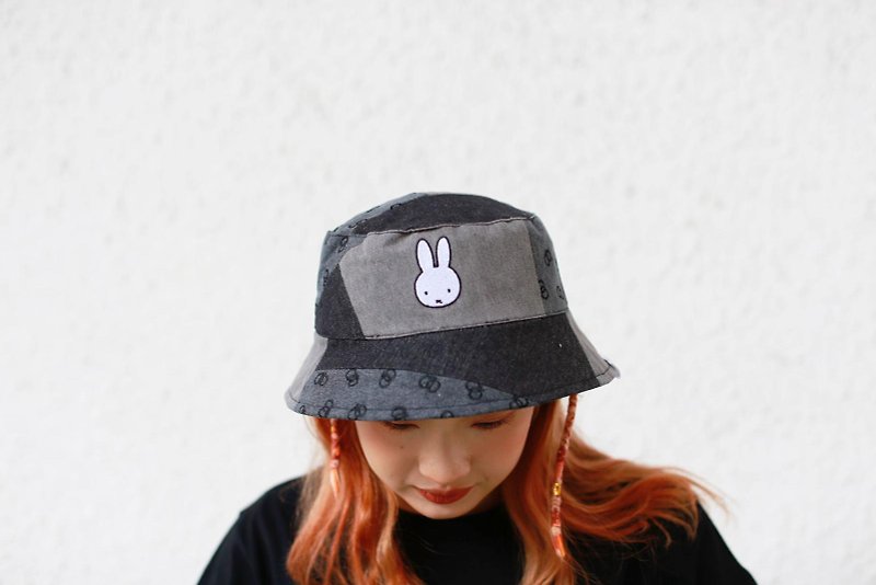 【Pinkoi x miffy】First Edition reservable bucket hat - Hats & Caps - Cotton & Hemp Black
