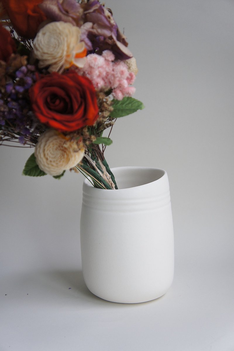 Cream White Vase_ Porcelain - Pottery & Ceramics - Porcelain White