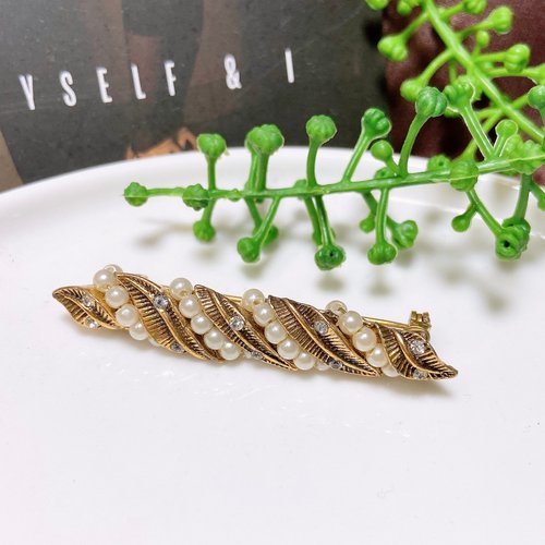 挪亞方舟古董飾品 Vintage Jewelry 【西洋古董飾品】纏繞旋轉珍珠感串 葉脈萊茵鑲嵌 胸針胸章