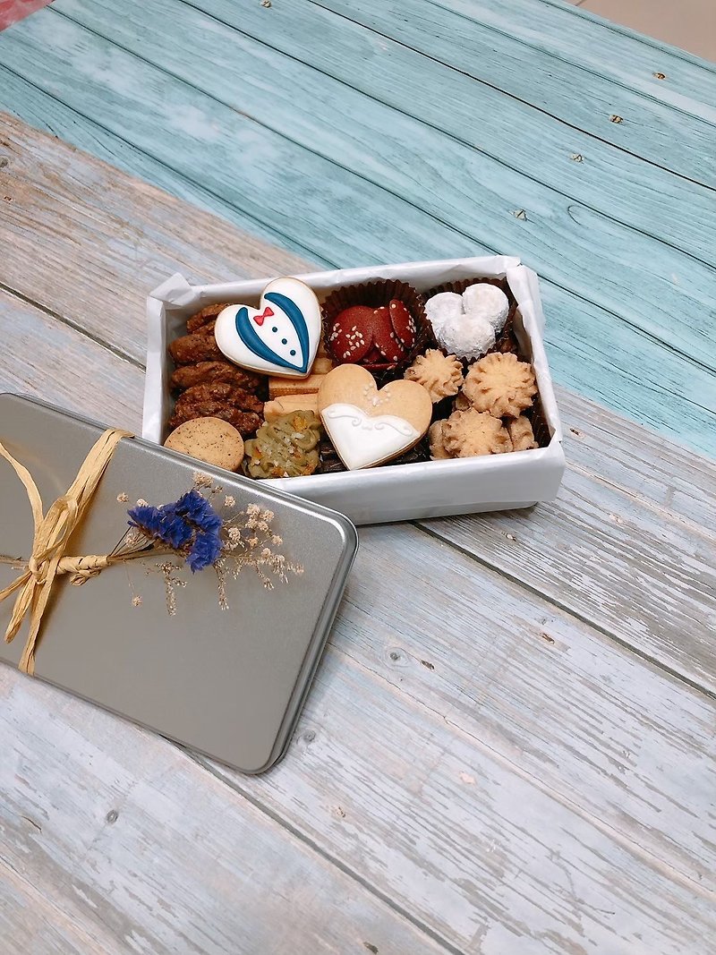 Xindong has you tin box 2 boxes/group size 18*11*5.5 - Handmade Cookies - Fresh Ingredients Gold