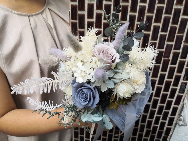 Korean-style Korean style blue-purple dry bouquet dry flower bridal bouquet - ช่อดอกไม้แห้ง - พืช/ดอกไม้ หลากหลายสี