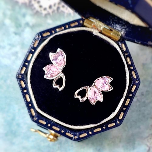 Tamasii Jewellery 特別切割 櫻瓣 純銀電鍍18K白金耳環
