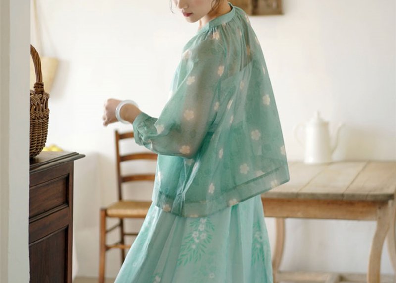【如意梅花云】新中式復古 漢元素襯衫 - 女襯衫 - 其他材質 多色