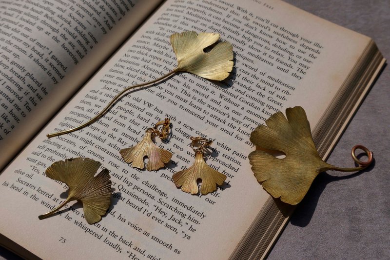 Cultural coins | Tainan metalworking | Ginkgo leaf series | Bronze| Bookmarks | Pendants | Badges | Earrings - Metalsmithing/Accessories - Copper & Brass 