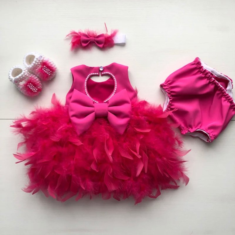 Fuchsia dress with feathers and white pearls, headband, panties and shoes. - 男/女童禮服 - 其他金屬 
