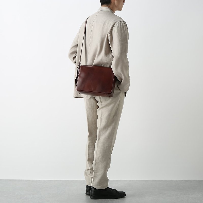 Antique B5 肩背包 2022版-復古紅棕 - 側背包/斜背包 - 真皮 咖啡色