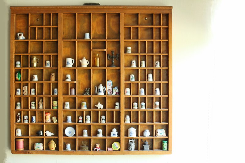 【好日戀物】歐洲古董Antique收藏小物展示櫃 - 收納箱/收納用品 - 木頭 咖啡色