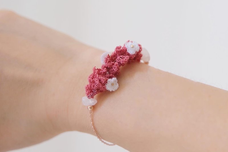 Rosebush | Crocheted Adjustable Bracelet - สร้อยข้อมือ - ผ้าฝ้าย/ผ้าลินิน 