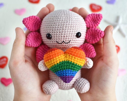 Sweet sweet heart Axolotl plush with rainbow heart / Axolotl pride / LGBTQ