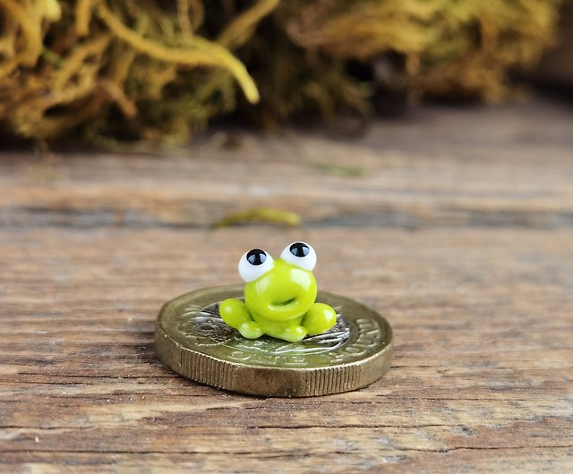 Cute frog fishing handmade glass