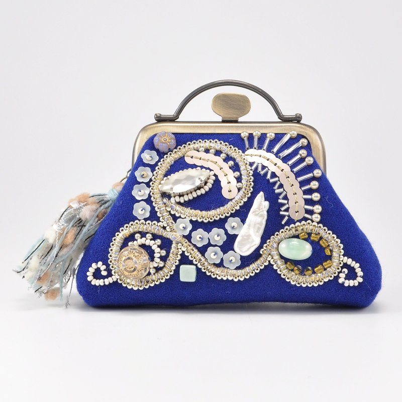 Small purse sparkle 33 with wide open gauze and bead embroidery - กระเป๋าใส่เหรียญ - ขนแกะ สีน้ำเงิน