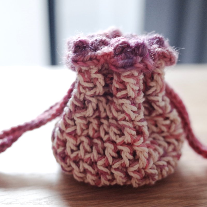 Drawstring bag/mineral bag/AirPods storage bag/headphone bag/crochet/handmade - กระเป๋าหูรูด - ผ้าฝ้าย/ผ้าลินิน สึชมพู