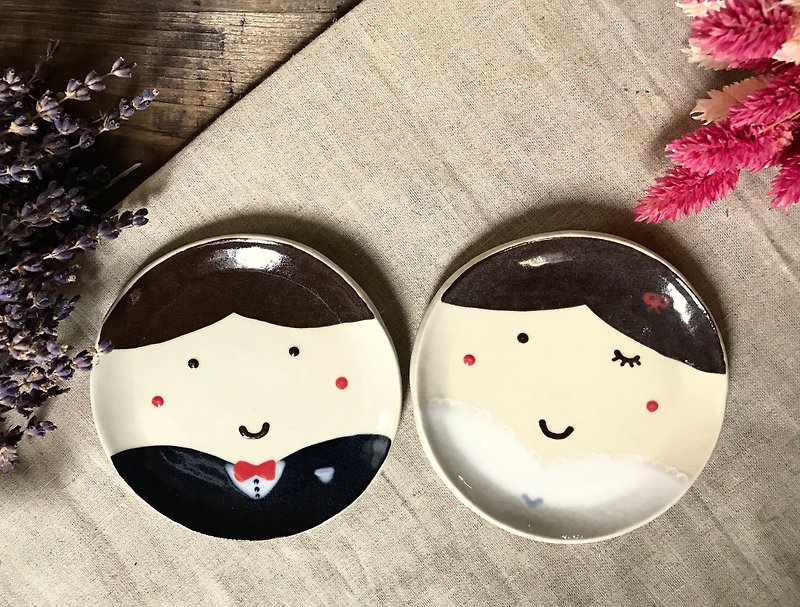 ดินเผา เซรามิก สีนำ้ตาล - Sweet couple smiling wedding plate/without names/out in January