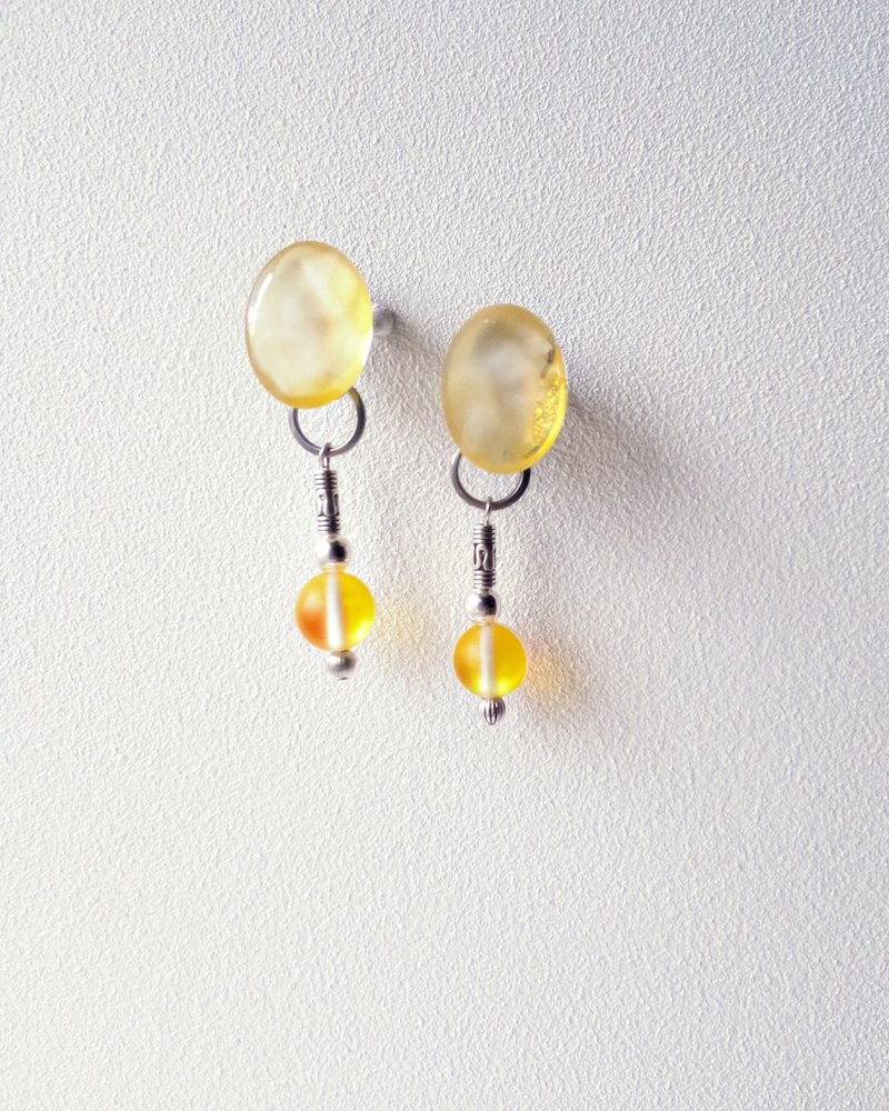 Dew drops-waterlily 2way earrings/ Interchangeable_clear yellow醫療鋼耳環 夾式耳環 耳夾 - 耳環/耳夾/耳骨夾 - 其他材質 黃色