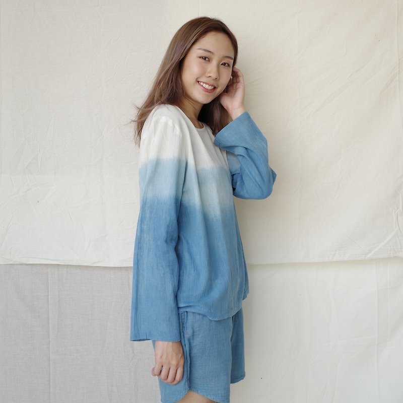 linnil: Natural ombre indigo long-sleeve shirt - made of comfortable 100% cotton - Women's Tops - Cotton & Hemp Blue