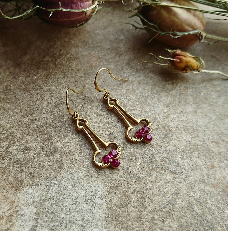 Art Deco Pink Glass Drop Earrings - ต่างหู - แก้ว สึชมพู