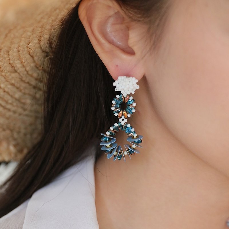 Holiday Hoops Earrings - ต่างหู - วัสดุอื่นๆ สีน้ำเงิน