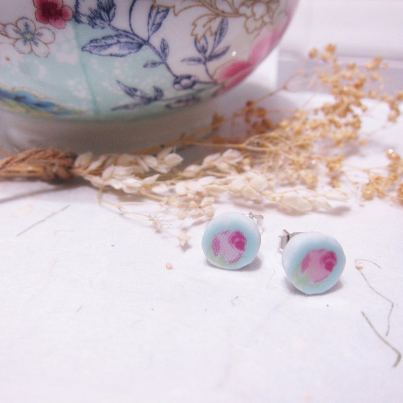 Budding ready to be put // 2nd use ornaments/ ceramic ornaments/ fragmentation marks/ handmade mint blue ceramic earrings - Earrings & Clip-ons - Porcelain 