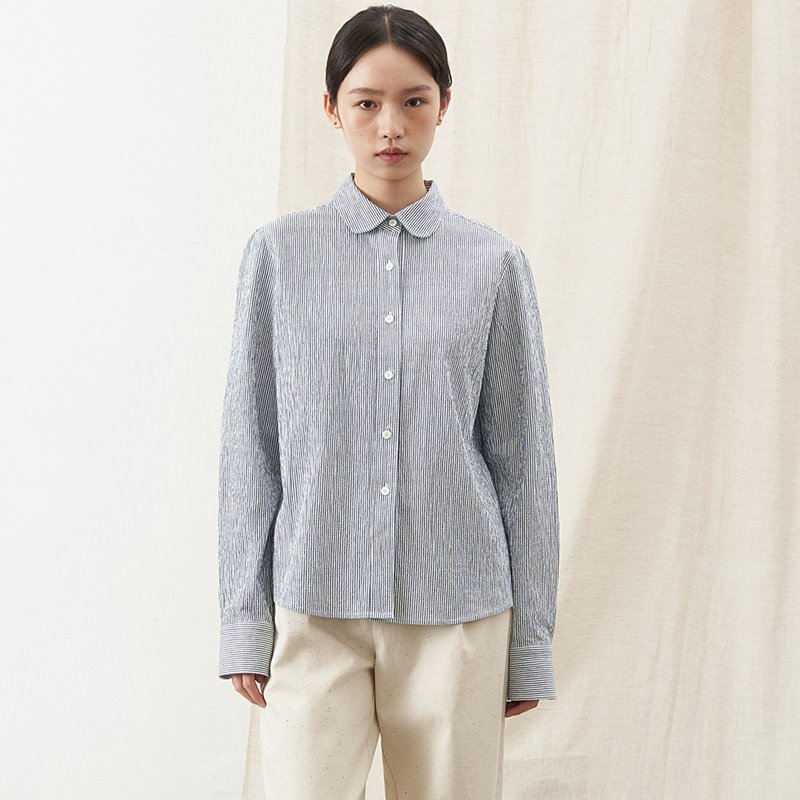 First dyed fabric navy cute seersucker striped long-sleeved shirt SH211129 - เสื้อเชิ้ตผู้หญิง - ผ้าฝ้าย/ผ้าลินิน สีน้ำเงิน