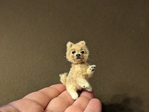 有趣的小狗屋 Miniature Tiny Puppy - Approximately 1/5 inch (4 cm). One of a kind! This little