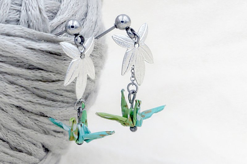 Maple origami crane earrings (Green Lake) - Valentine's Day gift - Earrings & Clip-ons - Paper Green