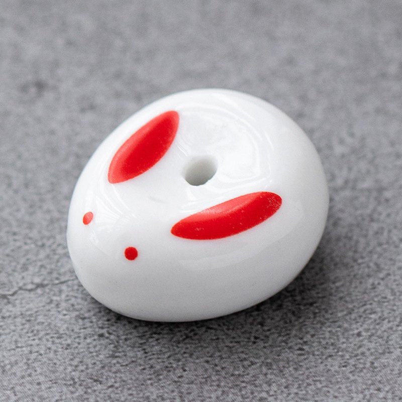 diseno Living Incense Ceramic Holder Red eye Rabbit - Fragrances - Other Materials White