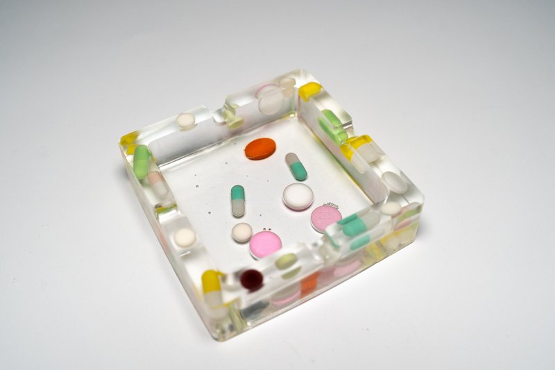 Pills 緊密鑲嵌常有現象-治癒腦波頻率 煙灰缸 燭台 - 擺飾/家飾品 - 樹脂 透明