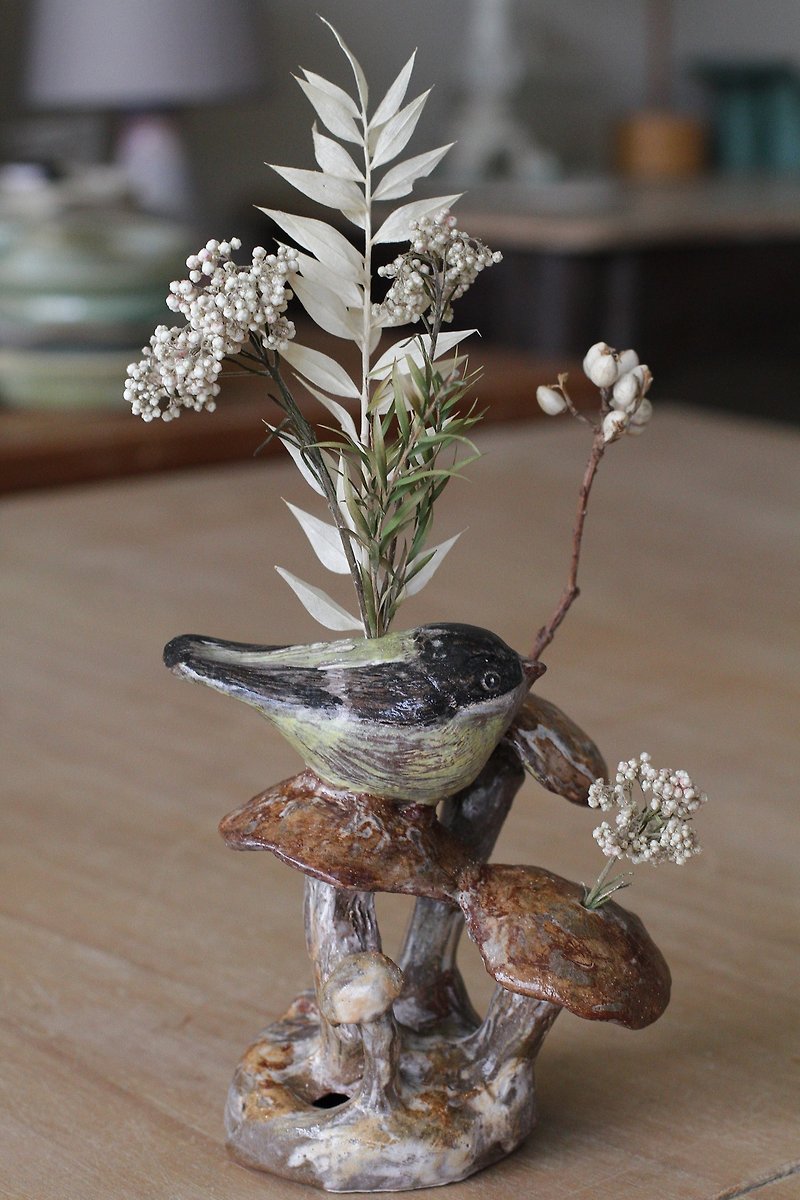 Hand-kneaded mushroom ceramic bird ornament/ incense sticks holder - ของวางตกแต่ง - ดินเผา หลากหลายสี