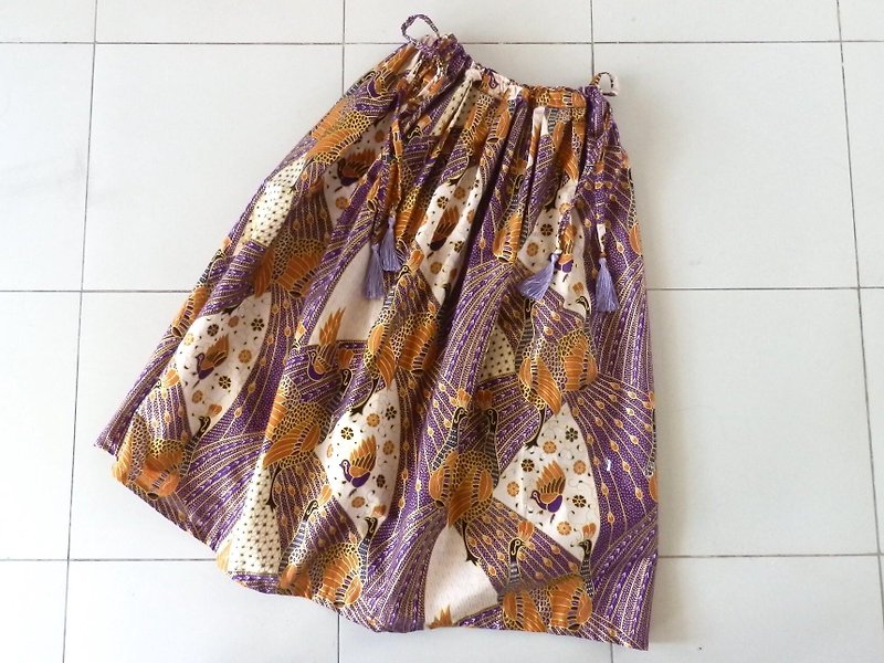 Bird pattern batik / adult cute skirt with gold border / purple - Skirts - Cotton & Hemp Purple