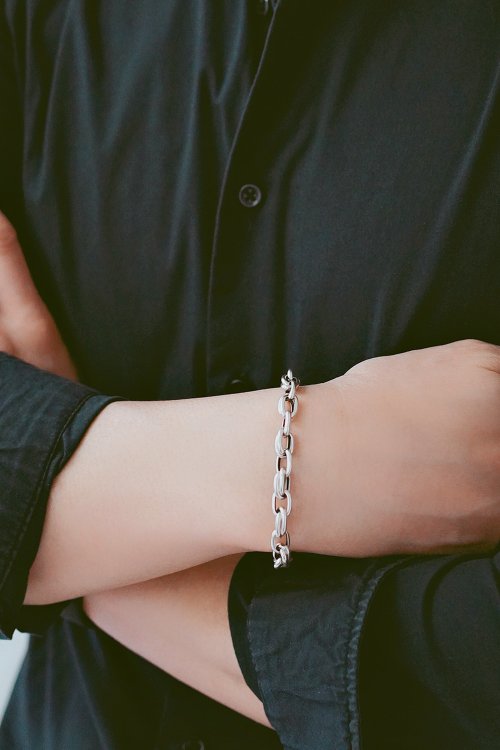 メンズブレスレット | スタイリッシュなシルバーブレスレット