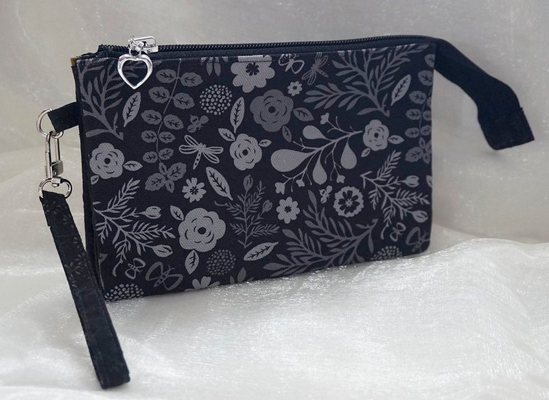 Floral pattern carry-on bag clutch bag storage bag - กระเป๋าสตางค์ - ผ้าฝ้าย/ผ้าลินิน สีเทา