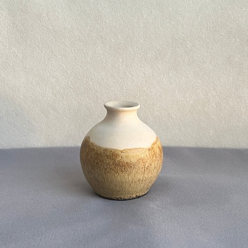 兩顆麻糬陶藝工作室 手工陶瓷迷你花瓶 擴香瓶 花器 精油瓶 花瓶 陶藝花器 母親節禮物