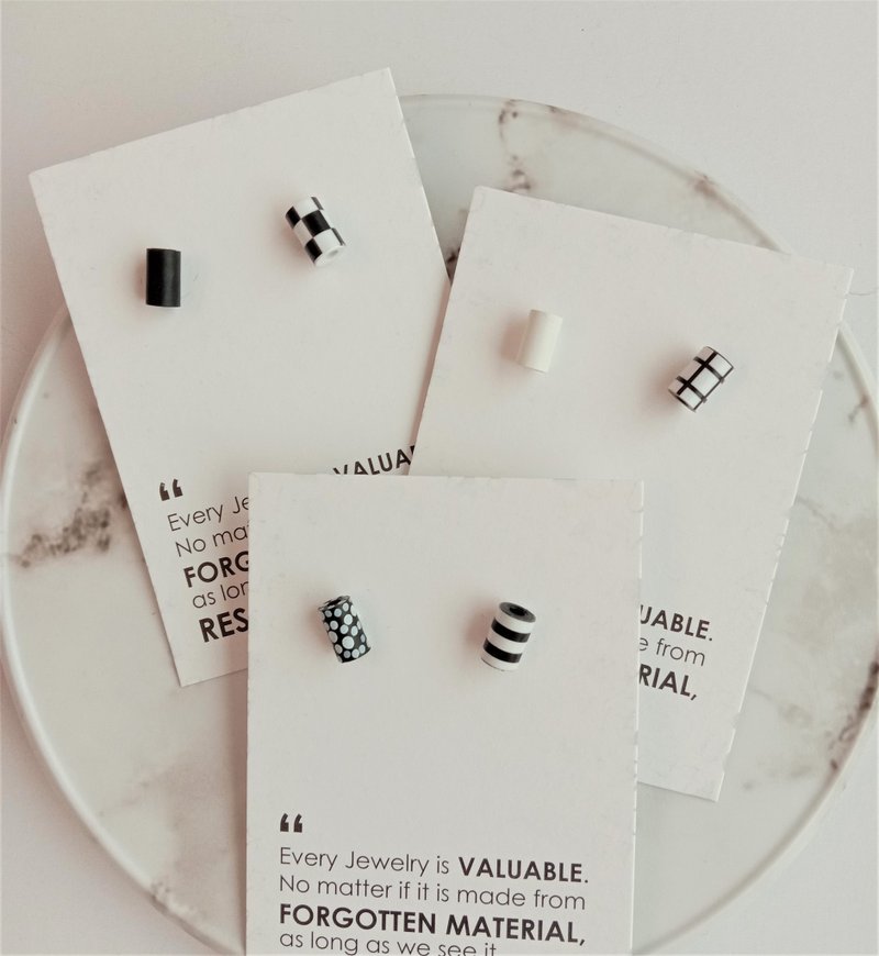 Earrings_Black & White Mini Beads_PERLINA Paper Beads Mix & Match with the same collection - ต่างหู - กระดาษ ขาว