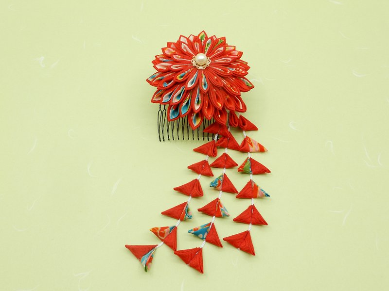 Knob work Hair ornament of sword knob made of old cloth Red pattern Perfect for seijin-shiki - Hair Accessories - Silk Red
