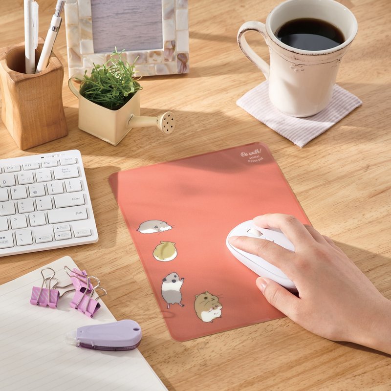 ELECOM antibacterial animal mouse pad hamster - แผ่นรองเมาส์ - วัสดุอื่นๆ หลากหลายสี