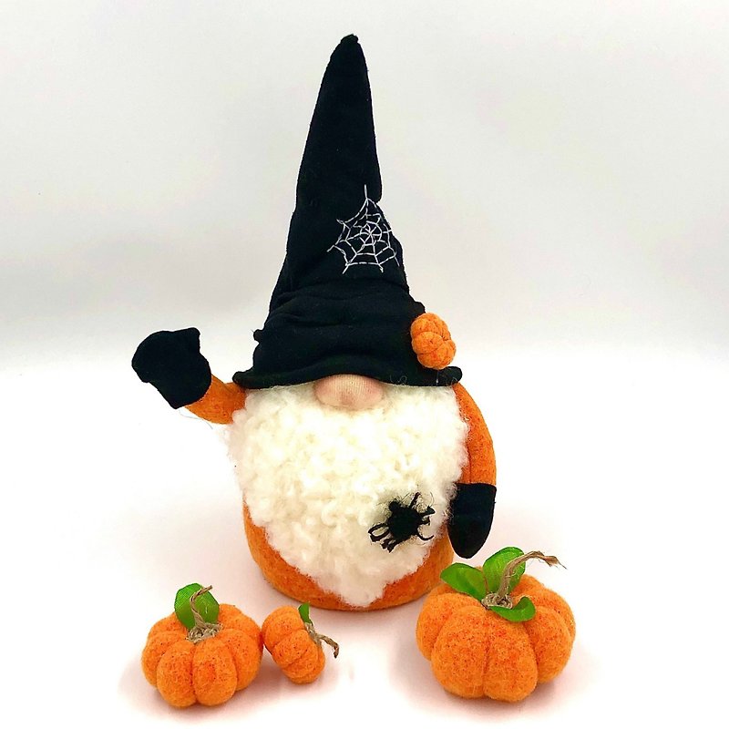 Halloween leprechaun with pumpkins, Autumn Scandinavian gnome, Halloween gift - 玩偶/公仔 - 其他材質 橘色