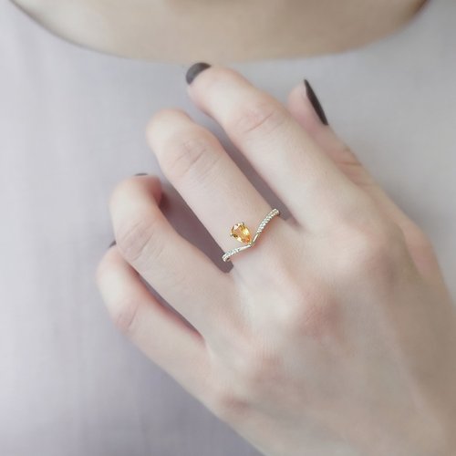 Joyce Wu Handmade Jewelry 天然水滴形梨形黃色剛玉 黃寶 鑲鑽 純 18K 黃金白金玫瑰金戒指