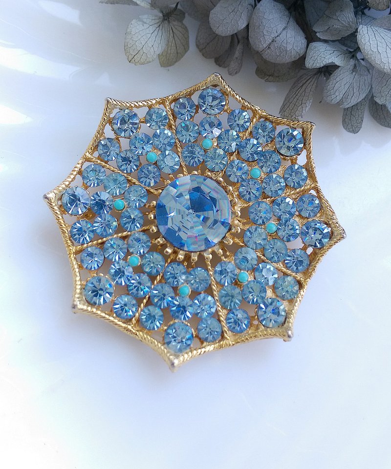 Vintage Jewelry 西洋古董飾品 BSK 沁藍 冰水萊茵 蜘蛛網型 別針 - 徽章/別針 - 其他金屬 金色