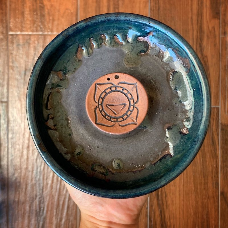 ดินเผา น้ำหอม สีดำ - Chakra Meditation Ceramic Plate (Meteorite Black) – Root Chakra