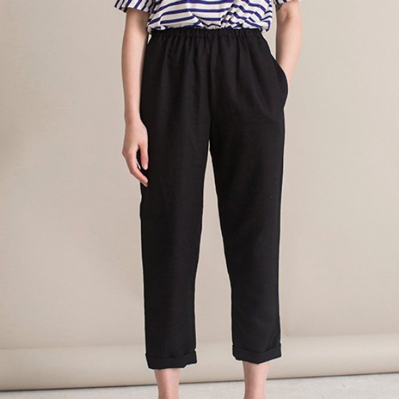 Black put it down off the pantyhose elastic waist linen embroidered black / cherry color and white this is a good pants | Fan Tata independent design Women - กางเกงขายาว - ผ้าฝ้าย/ผ้าลินิน สีดำ