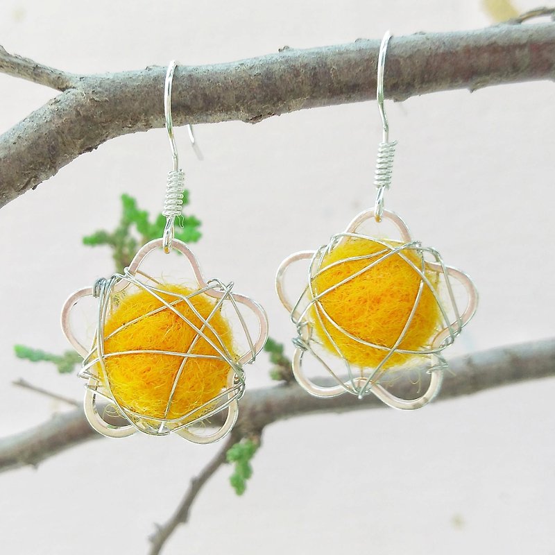 Flower hand-made wool felt earrings can be changed to Clip-On - Earrings & Clip-ons - Wool Orange