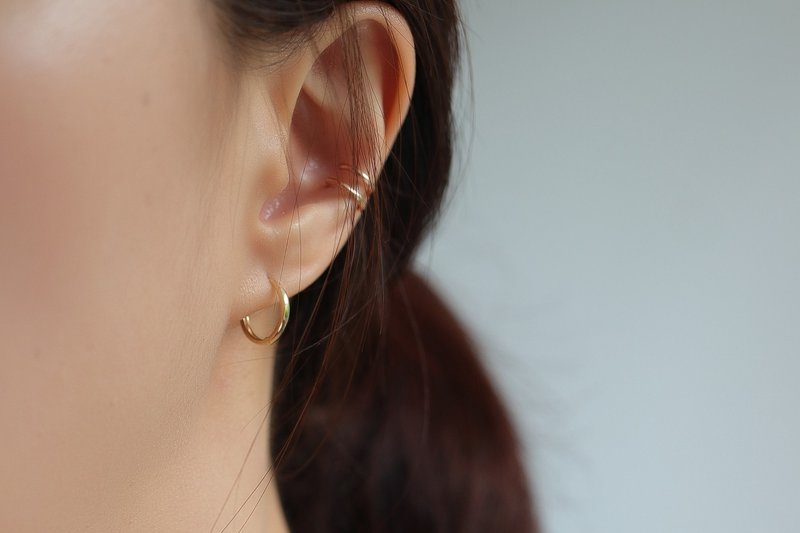 Pure 14K Tint Cycle Lock Earring (12mm) (single) - ต่างหู - เครื่องประดับ สีทอง