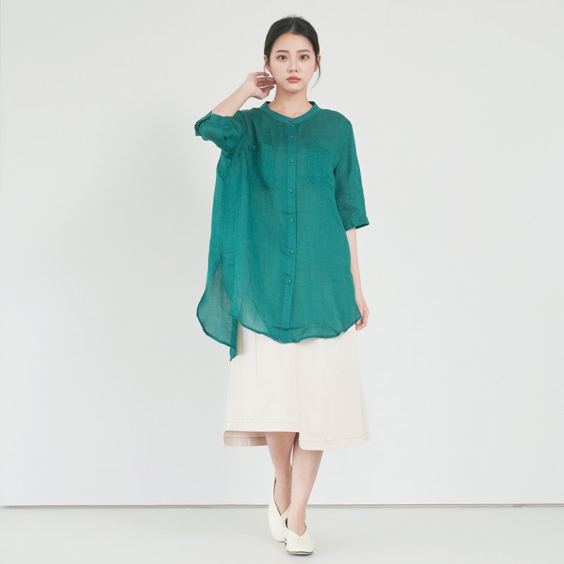 【Simply Yours】Long version translucent ramie blouse green F - เสื้อเชิ้ตผู้หญิง - ผ้าฝ้าย/ผ้าลินิน สีเขียว