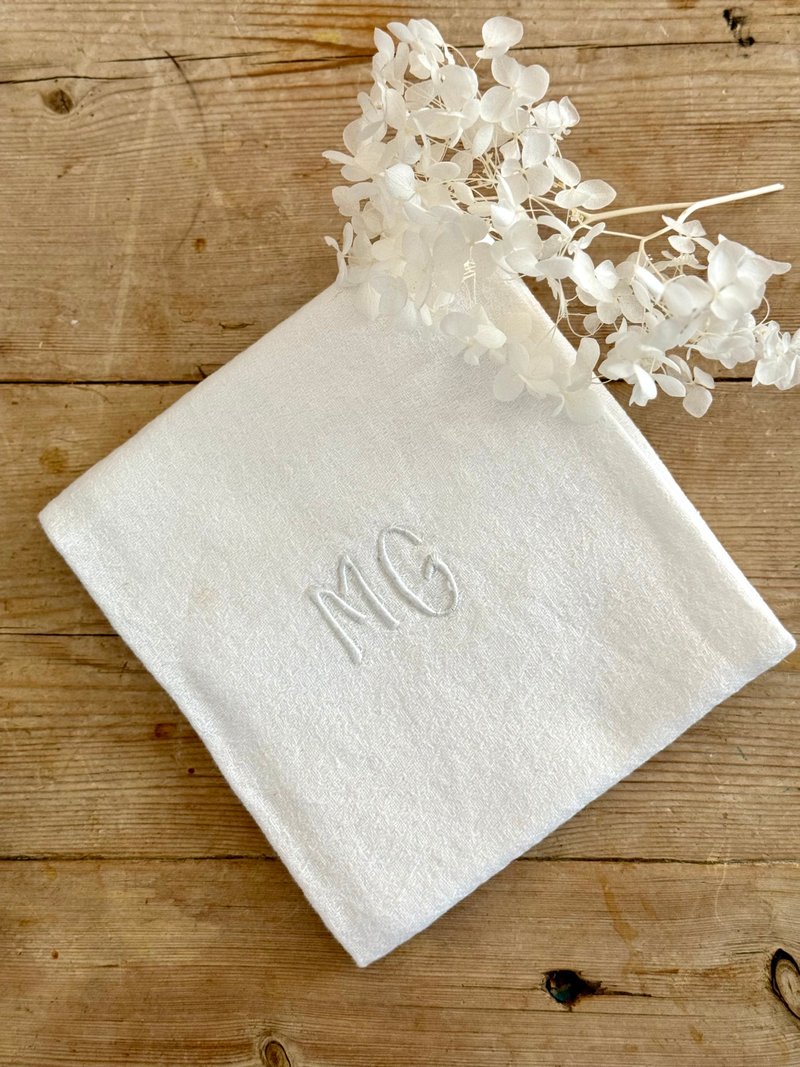 Elegant French Antique white napkin with MG monogram 50x46cm - ผ้ารองโต๊ะ/ของตกแต่ง - ผ้าฝ้าย/ผ้าลินิน 