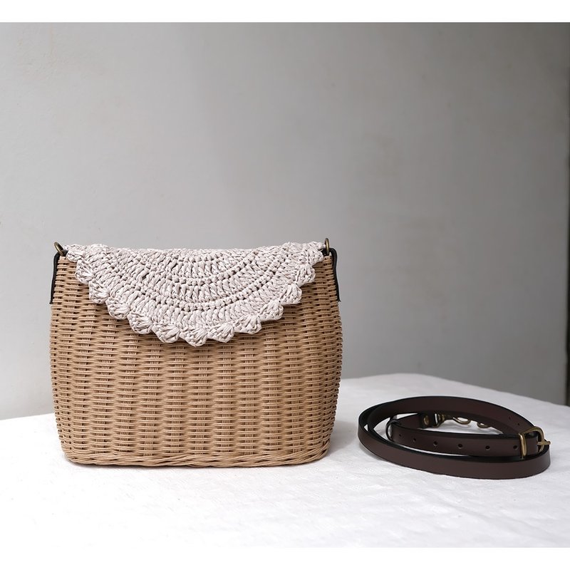 Japanese Paper Rattan Lace Woven Side Backpack - Ivory, White - กระเป๋าแมสเซนเจอร์ - วัสดุอีโค 