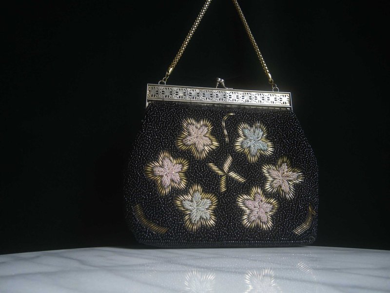 【OLD-TIME】Early Taiwanese Handmade Lady Bead Bags - กระเป๋าถือ - วัสดุอื่นๆ หลากหลายสี
