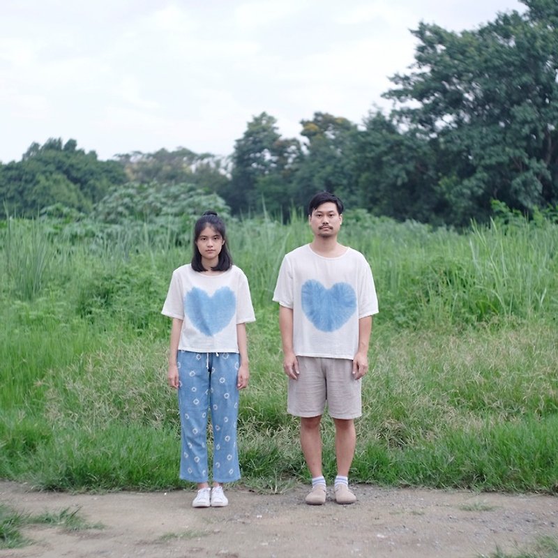 linnil: Cold heart shirt / natural indigo dye - 女上衣/長袖上衣 - 棉．麻 藍色