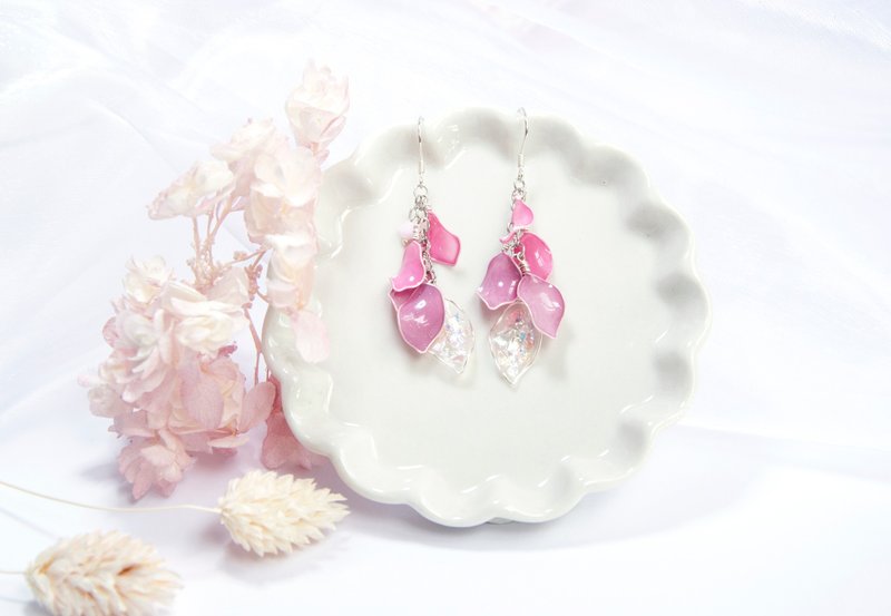 Sakura Rain - resin earrings with silver 925 - ต่างหู - เรซิน สึชมพู