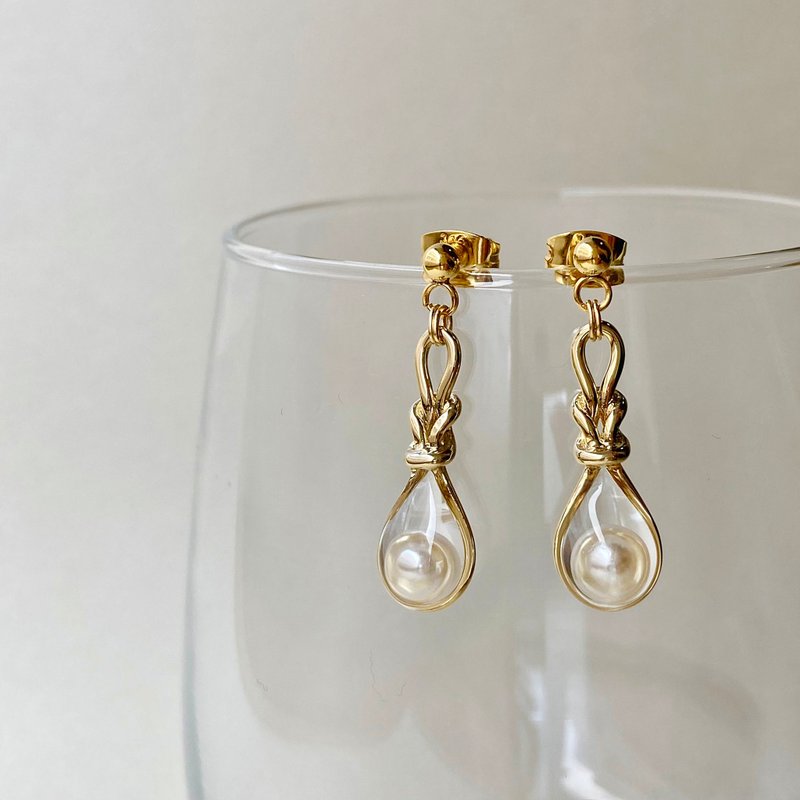 Droplet pearl knit earrings/ Clip-On - Earrings & Clip-ons - Resin Gold