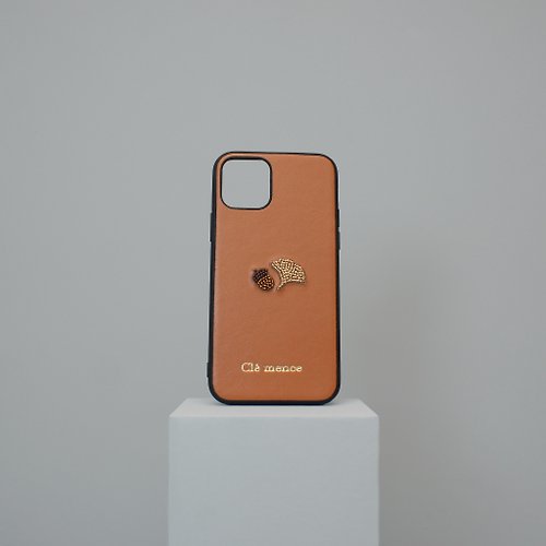 Clémence-Taiwandesign .刺繡/繡珠 栗子與銀杏葉縫珠手機殼 iphone型號皆可訂製
